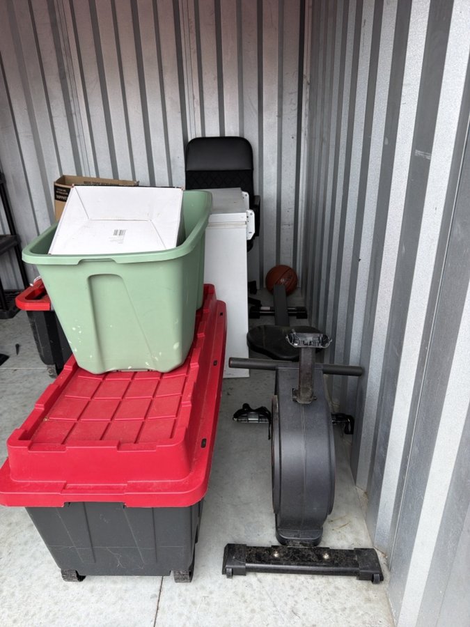 10 x 10 storage unit in Chesapeake, VA