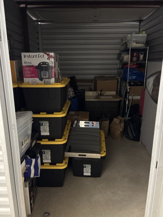 10 x 15 storage unit in Manalapan, NJ