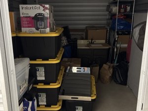 10 x 15 storage unit in Manalapan, NJ