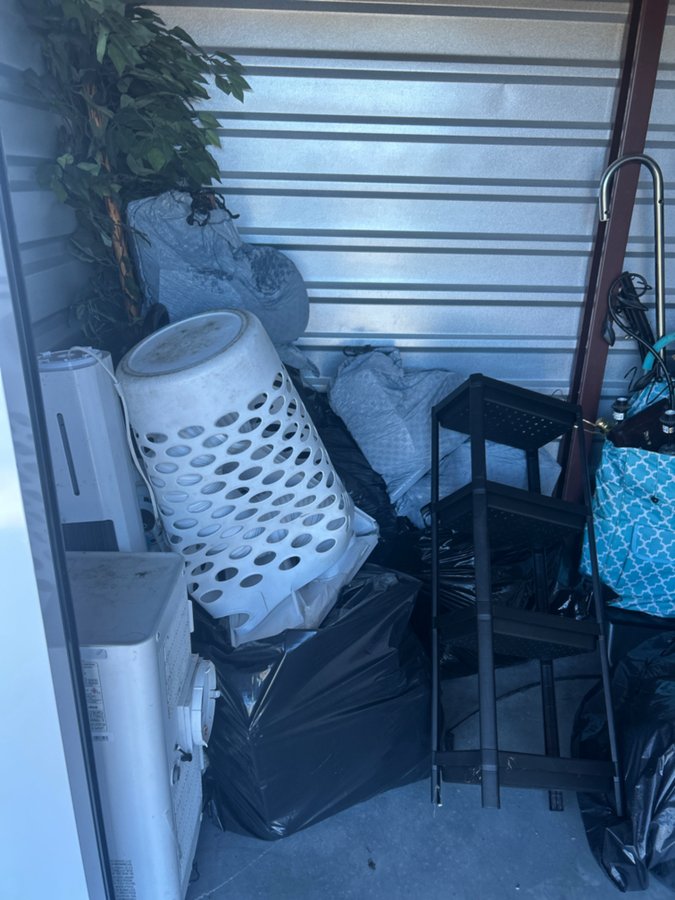 8 x 4 storage unit in Virginia Beach, VA
