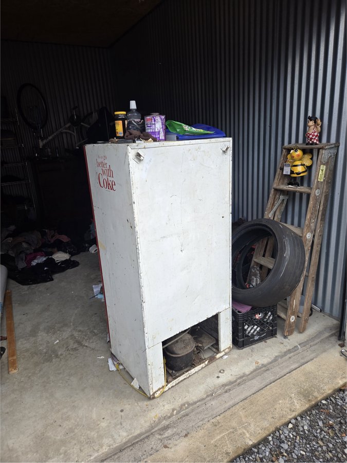 10 x 15 storage unit in Mckees Rocks, PA