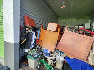 10 x 20 storage unit in Oakland Park, FL