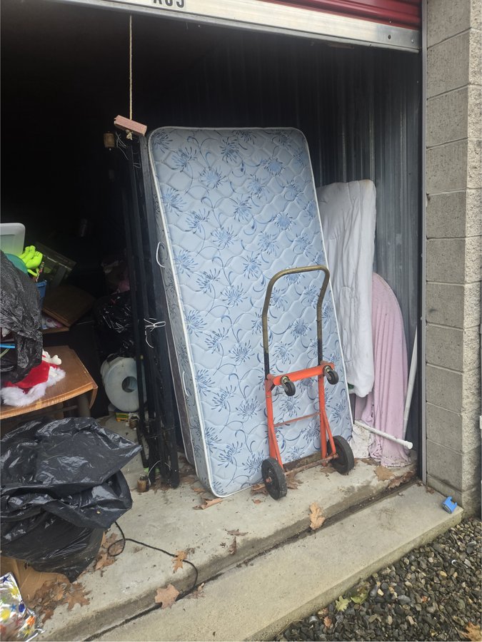 10 x 15 storage unit in Mckees Rocks, PA