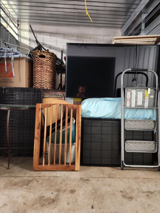 11 x 10 storage unit in Oakland Park, FL