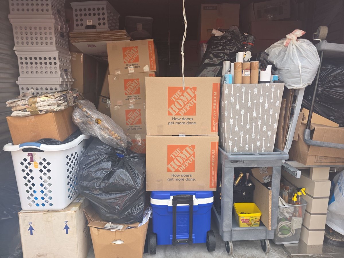 10 x 20 storage unit in Daly City, CA