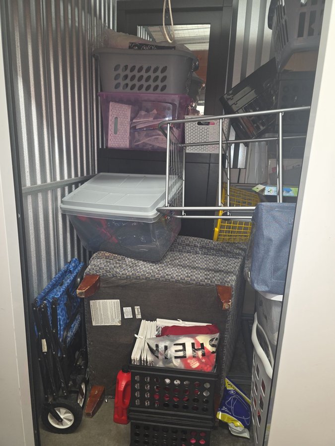 5 x 5 storage unit in Daly City, CA