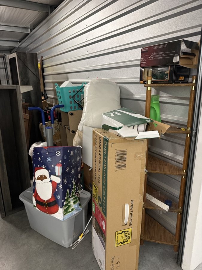 10 x 25 storage unit in Portsmouth, VA