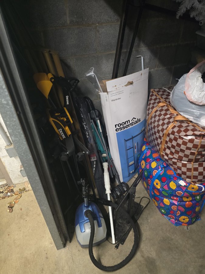 10 x 10 storage unit in Suitland, MD