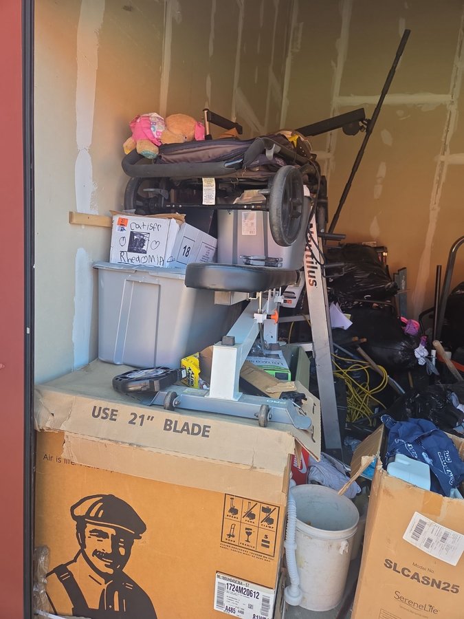 10 x 15 storage unit in Arlington, TX