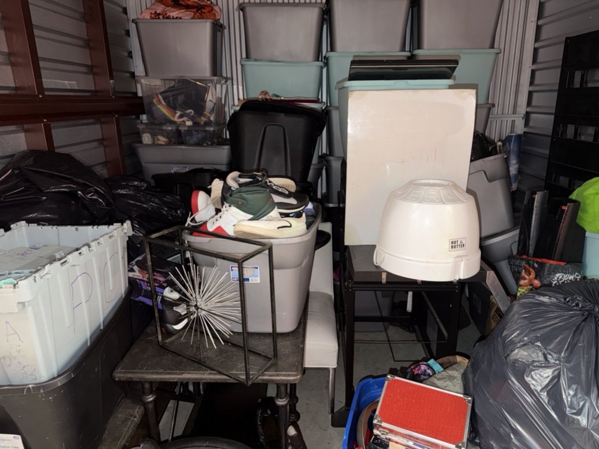 10 x 10 storage unit in Washington, DC