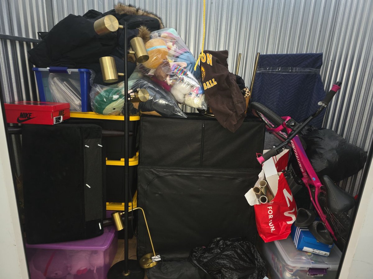 5 x 5 storage unit in San Francisco, CA