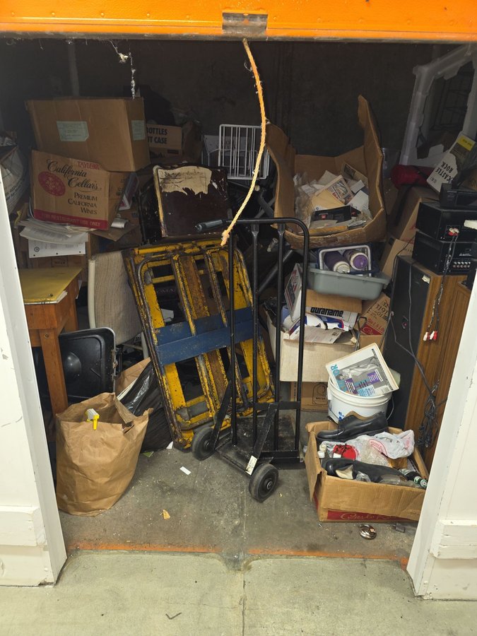 10 x 10 storage unit in San Francisco, CA