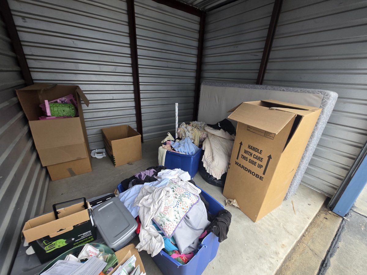 10 x 10 storage unit in Omaha, NE