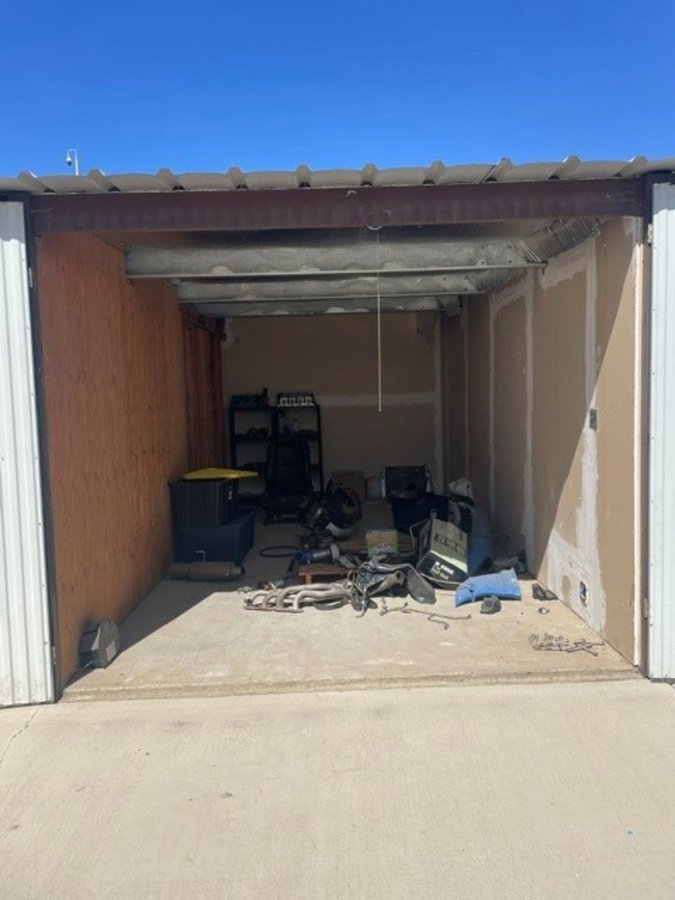 10 x 20 storage unit in Bakersfield, CA