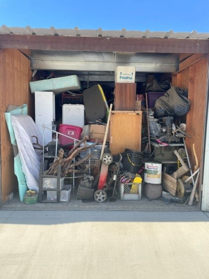 10 x 20 storage unit in Bakersfield, CA