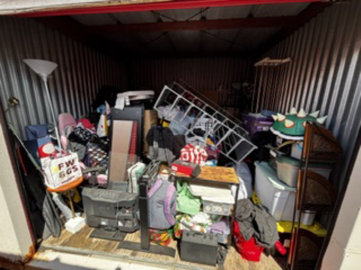 10 x 10 storage unit in Philadelphia, PA