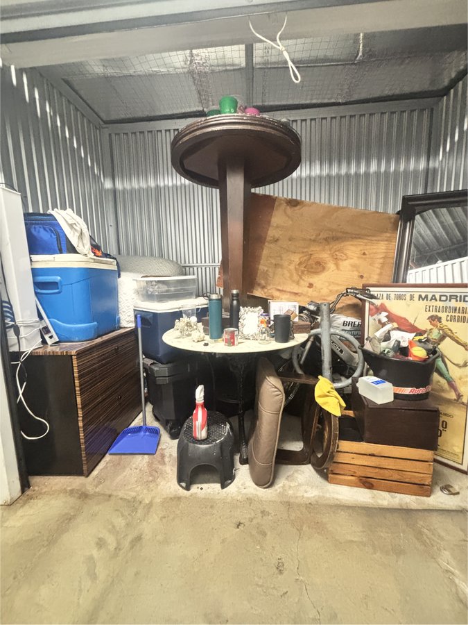 10 x 5 storage unit in Miami, FL