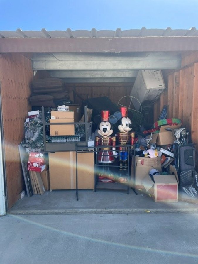 10 x 15 storage unit in Bakersfield, CA