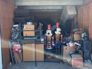 10 x 15 storage unit in Bakersfield, CA