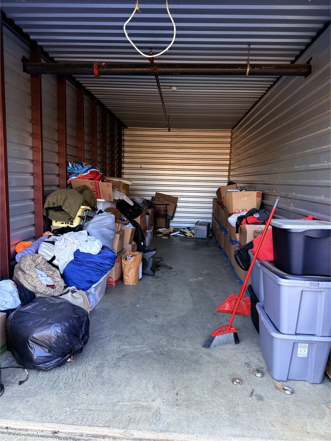 10 x 25 storage unit in Woodbridge, VA