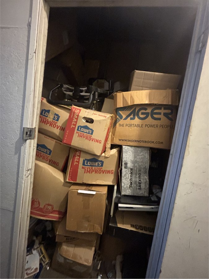 6 x 6 storage unit in Anaheim, CA