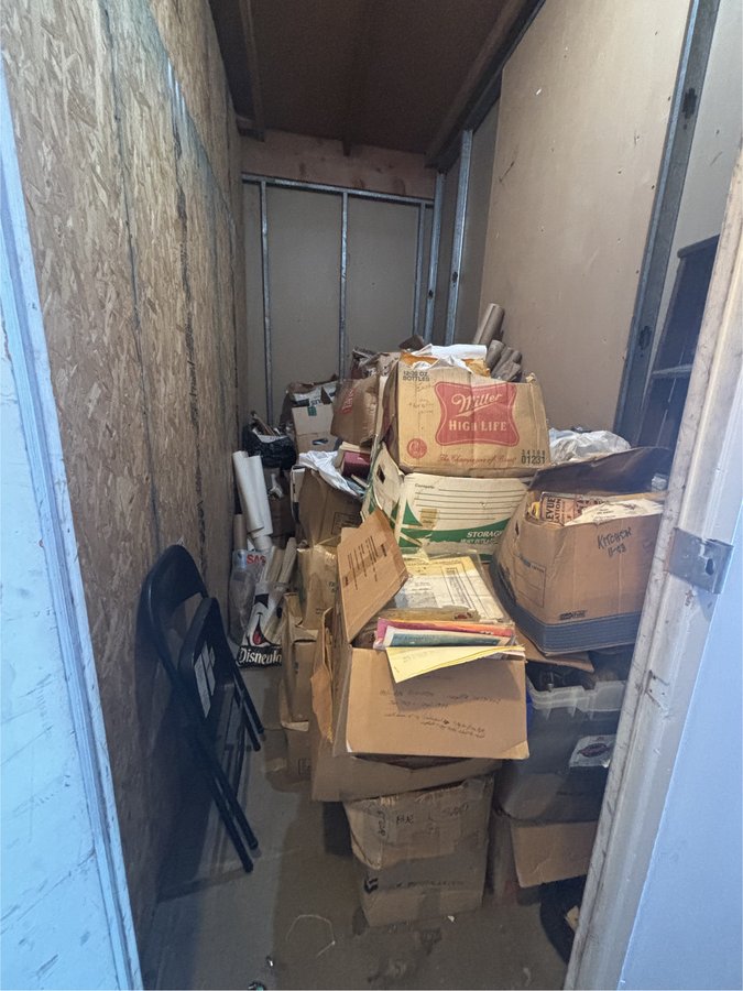 5 x 10 storage unit in Anaheim, CA