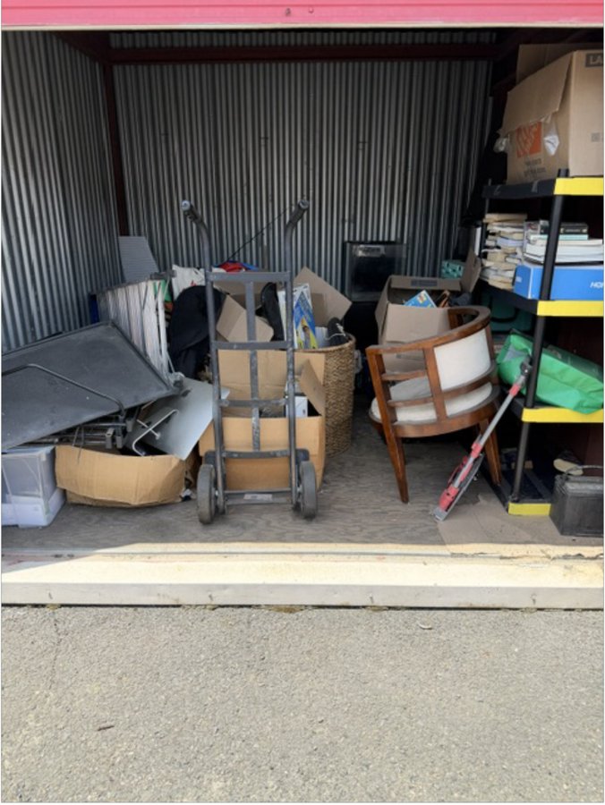 10 x 10 storage unit in Philadelphia, PA