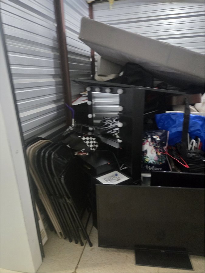 10 x 10 storage unit in Coraopolis, PA