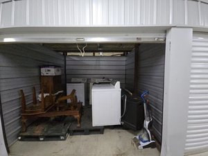 10 x 10 storage unit in Fayetteville, AR