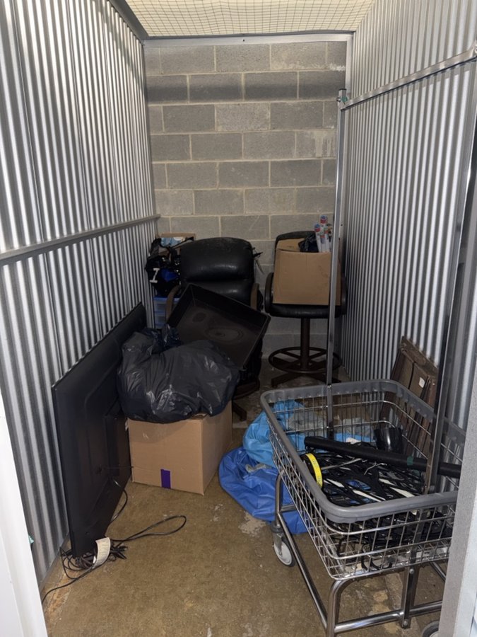 5 x 10 storage unit in Gainesville, VA