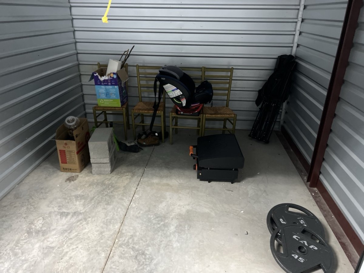10 x 10 storage unit in Bayport, NY