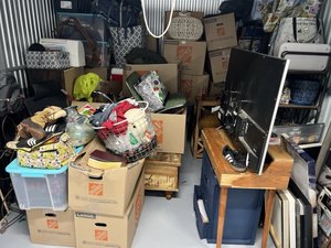 10 x 10 storage unit in Holbrook, NY
