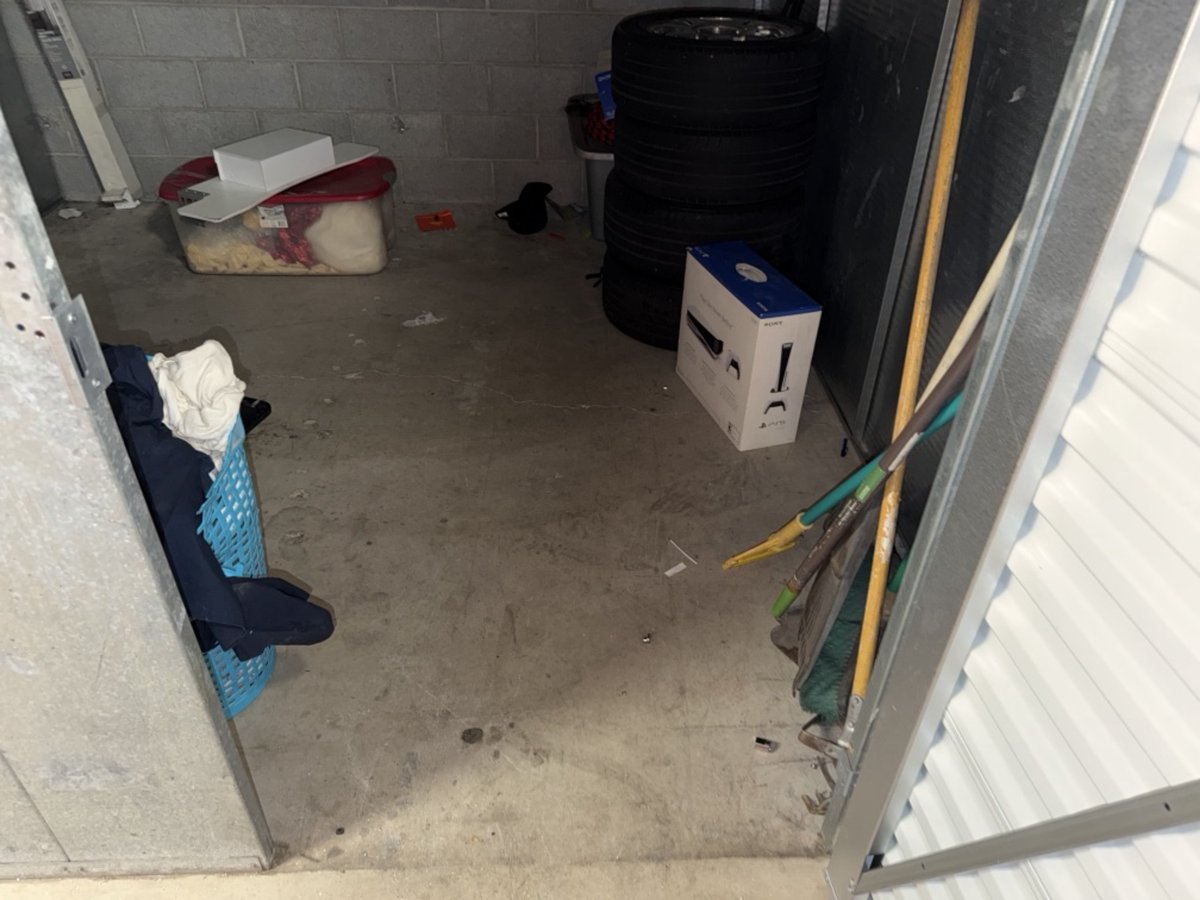 10 x 10 storage unit in Phoenix, AZ