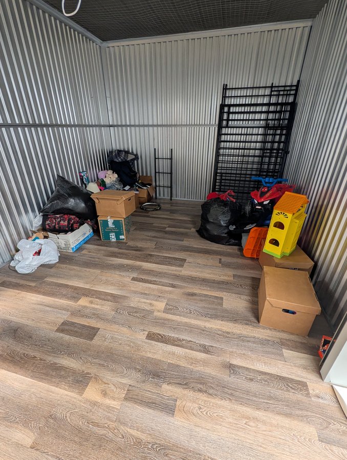 10 x 10 storage unit in Oshkosh, WI