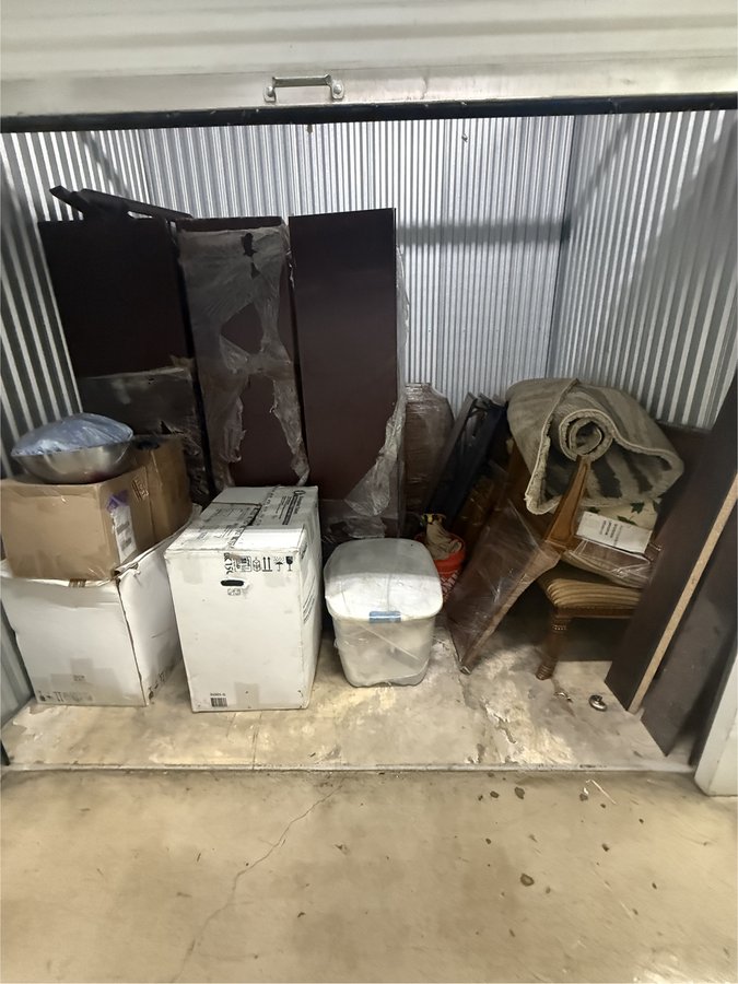 8 x 10 storage unit in Miami, FL
