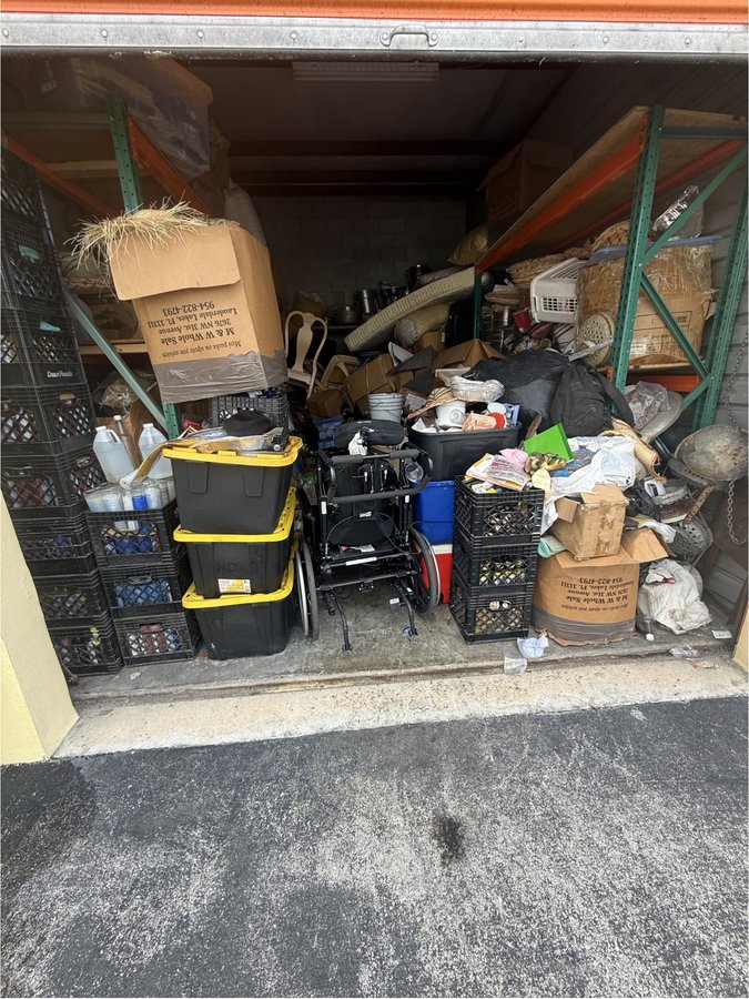 12 x 20 storage unit in Miami, FL