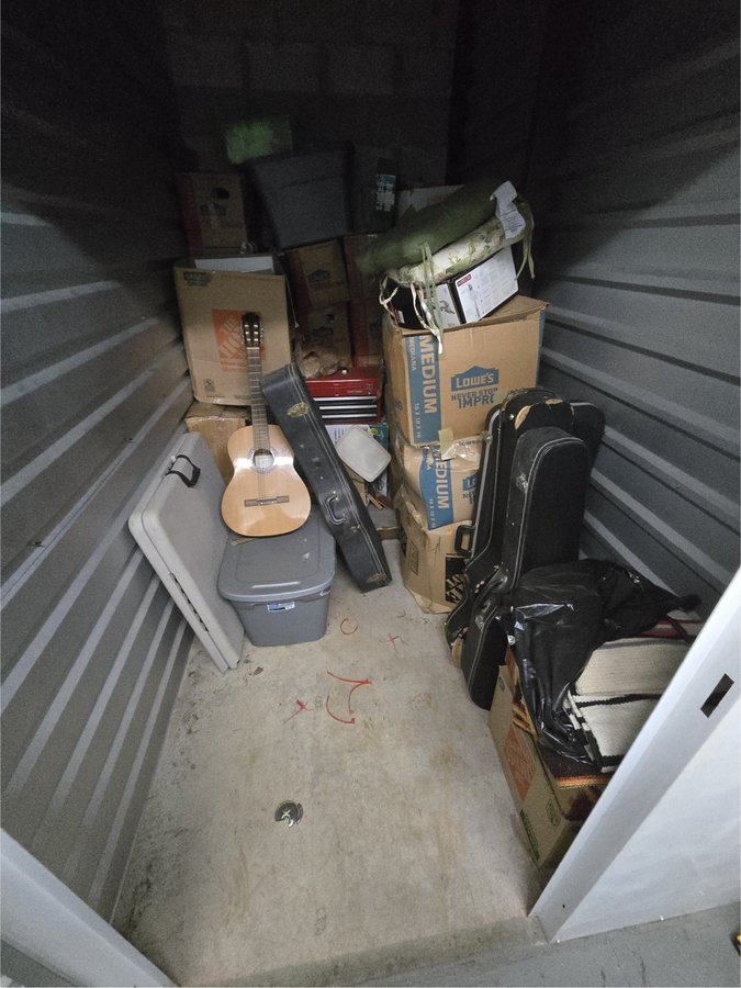 5 x 10 storage unit in East Northport, NY