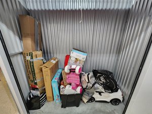 8 x 3 storage unit in Atlanta, GA