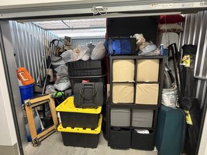 7 x 10 storage unit in Pembroke, FL
