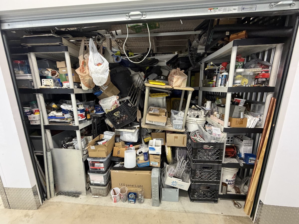 10 x 10 storage unit in Pembroke, FL