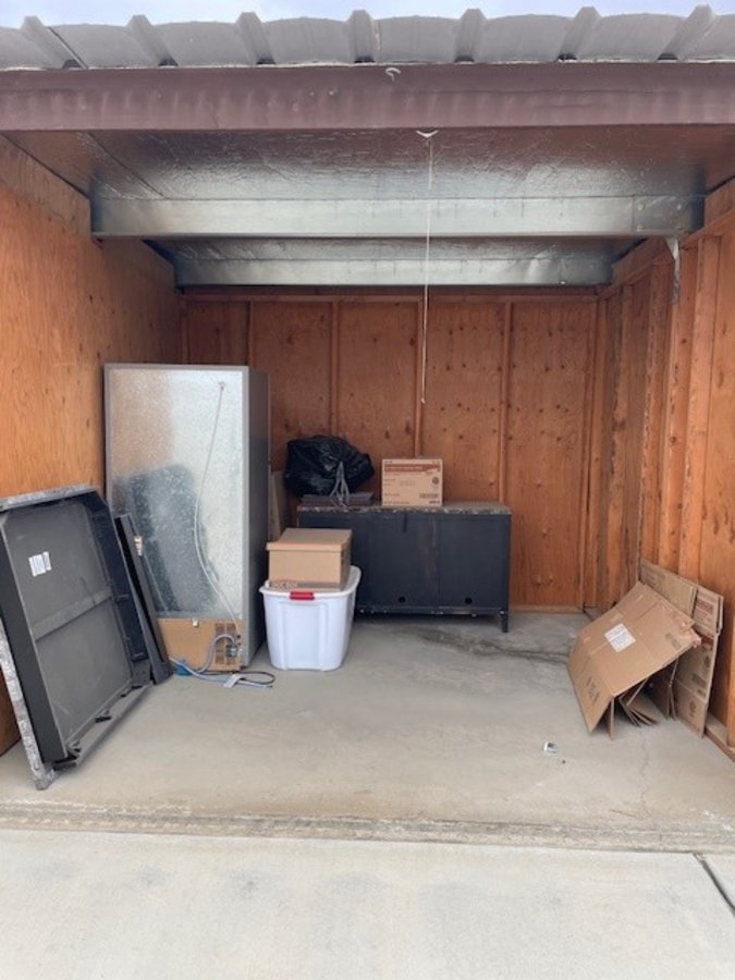 10 x 10 storage unit in Bakersfield, CA