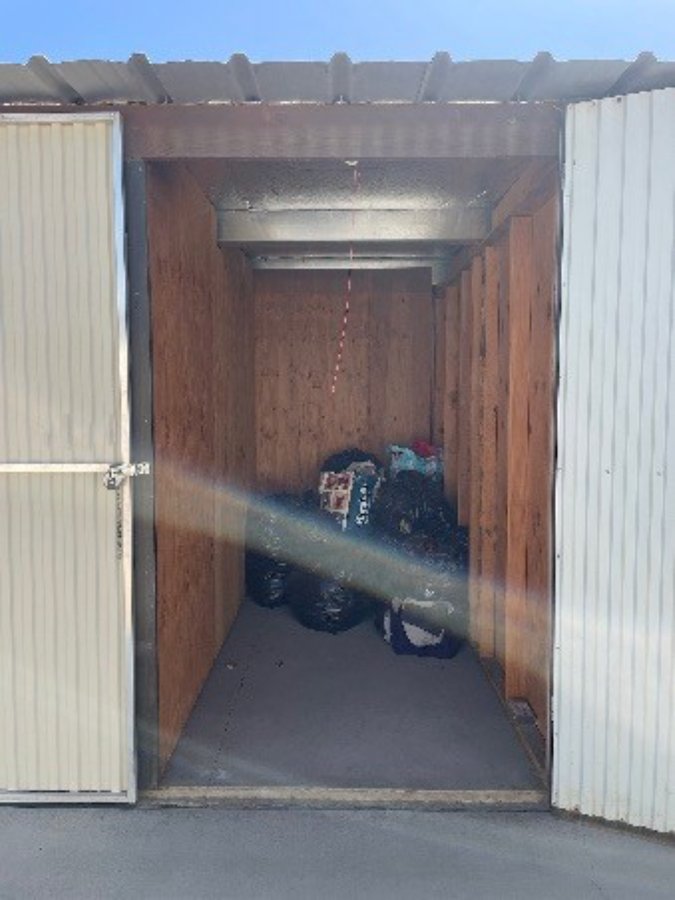 5 x 10 storage unit in Bakersfield, CA
