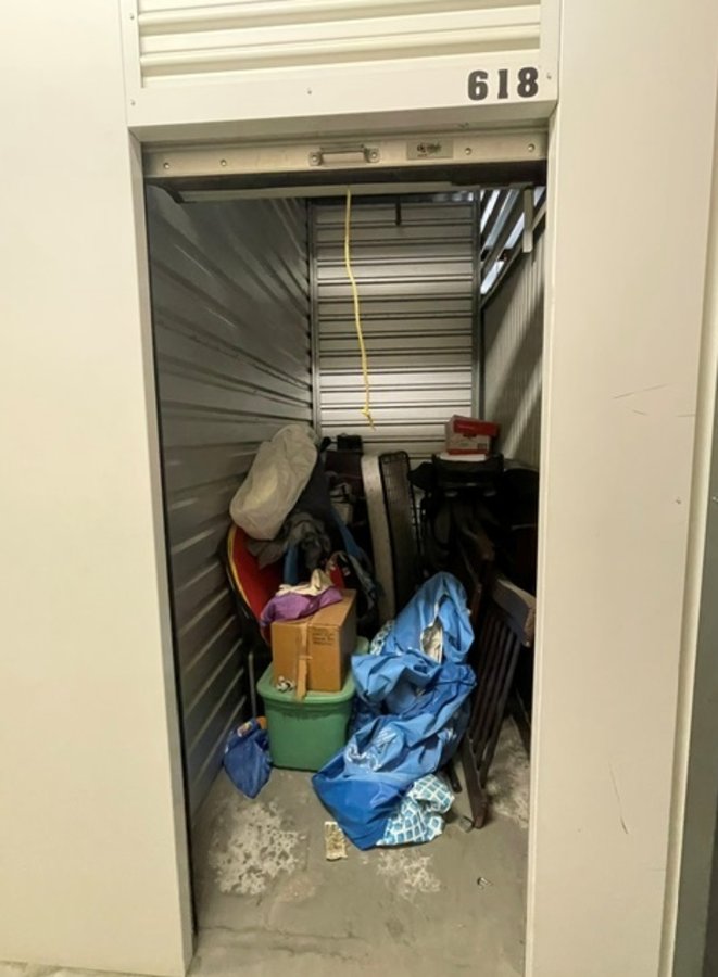 5 x 10 storage unit in Canyon Country, CA