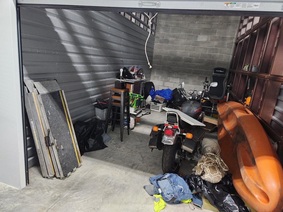 10 x 20 storage unit in Fort Pierce, FL