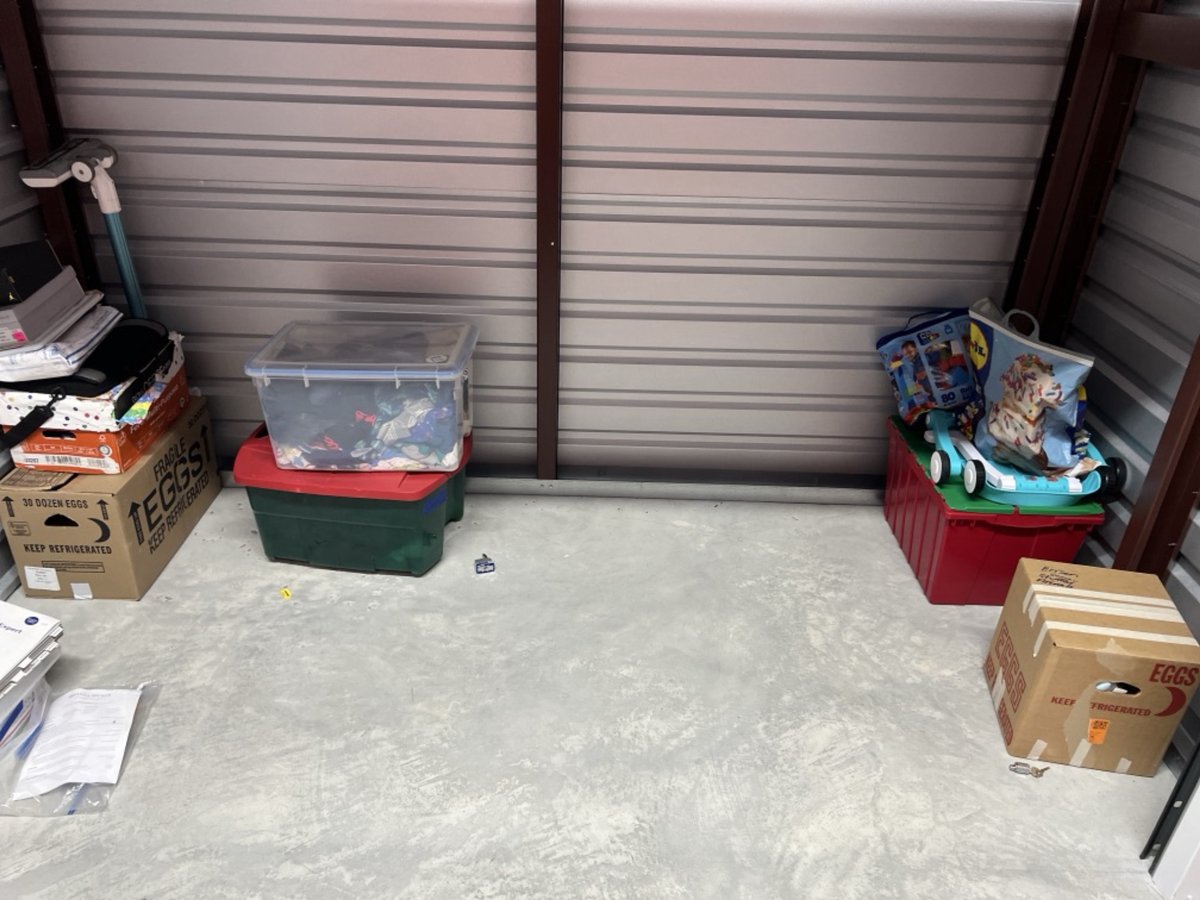 10 x 5 storage unit in Coram, NY