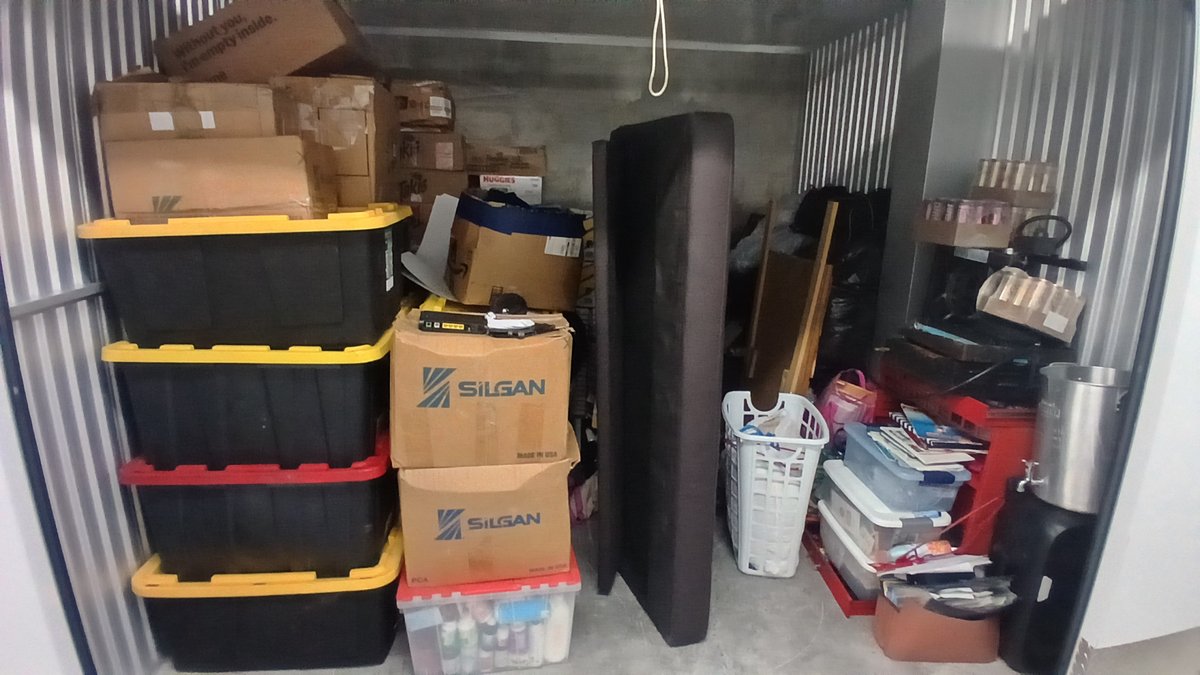 10 x 10 storage unit in Hollywood, FL