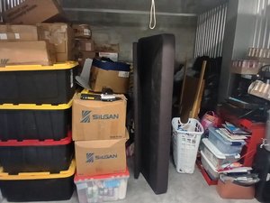 10 x 10 storage unit in Hollywood, FL