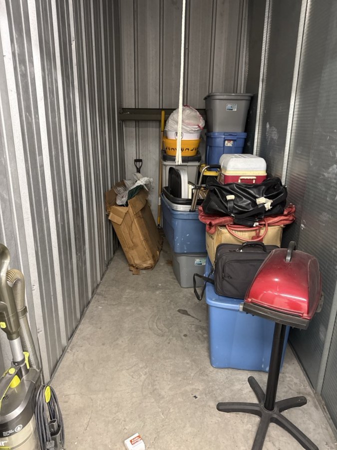 5 x 12 storage unit in New Orleans, LA