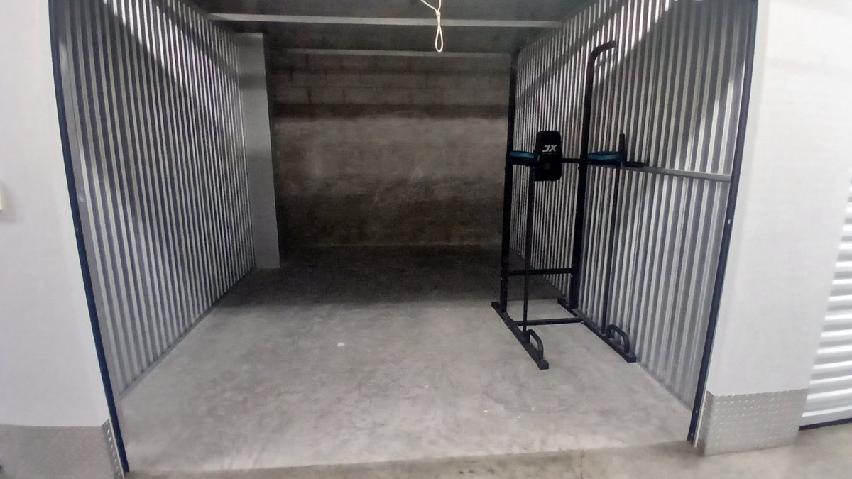 10 x 13 storage unit in Hollywood, FL
