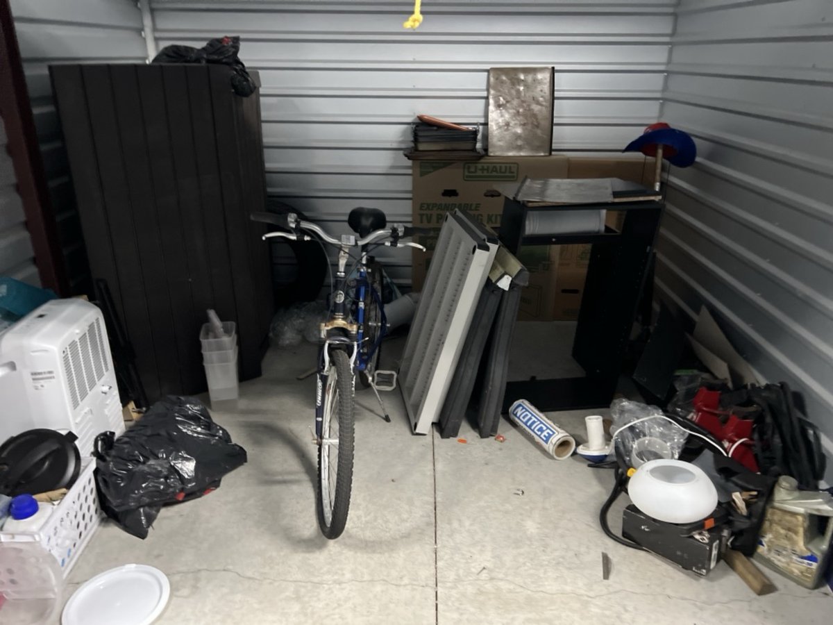 10 x 10 storage unit in Bayport, NY